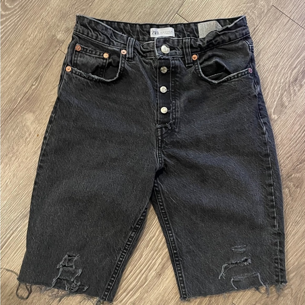 Zara Women's Black Relaxed Fit Bermuda Shorts